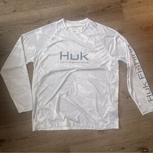 Huk Light Gray Performance Fishing UV Long sleeve Shirt
